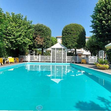 Hotel Garden B&B Марота Екстериор снимка