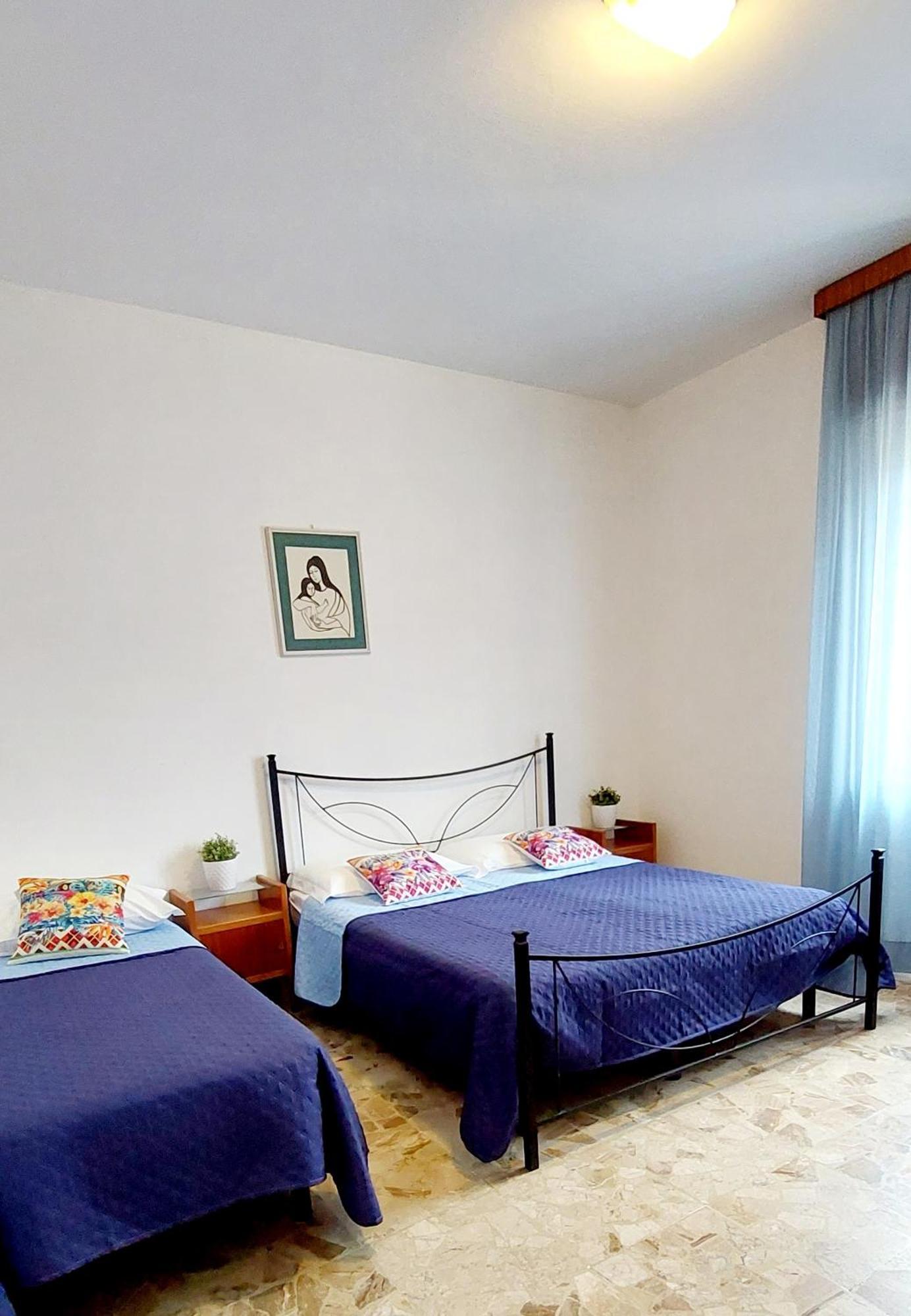 Hotel Garden B&B Марота Стая снимка