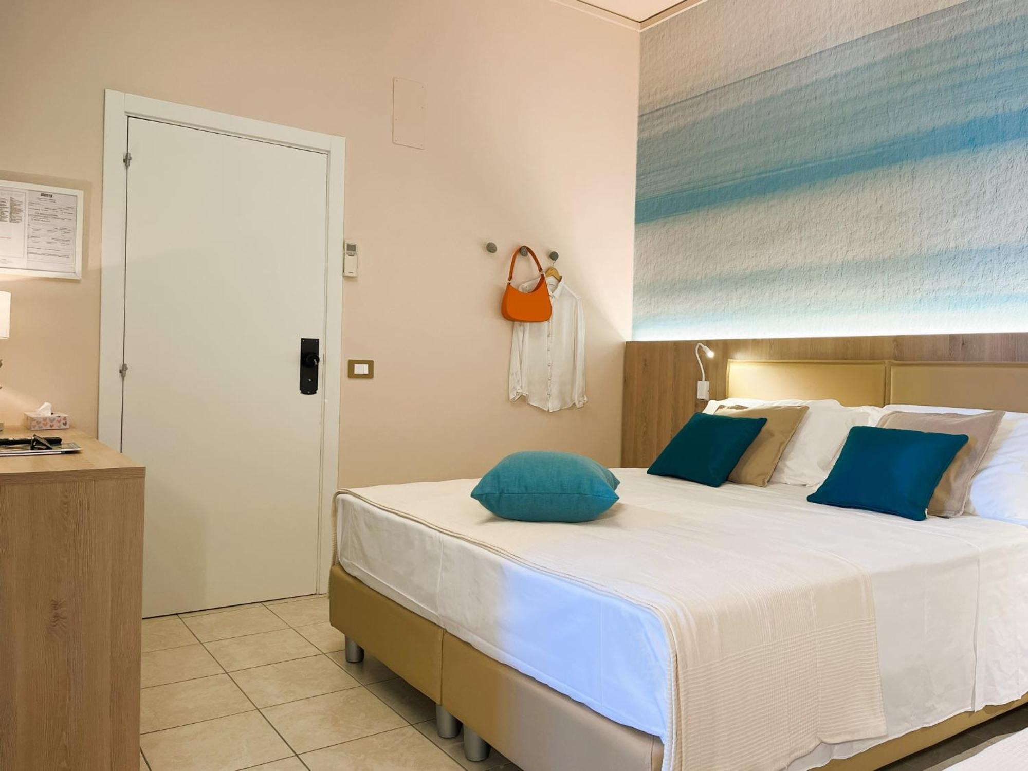 Hotel Garden B&B Марота Екстериор снимка