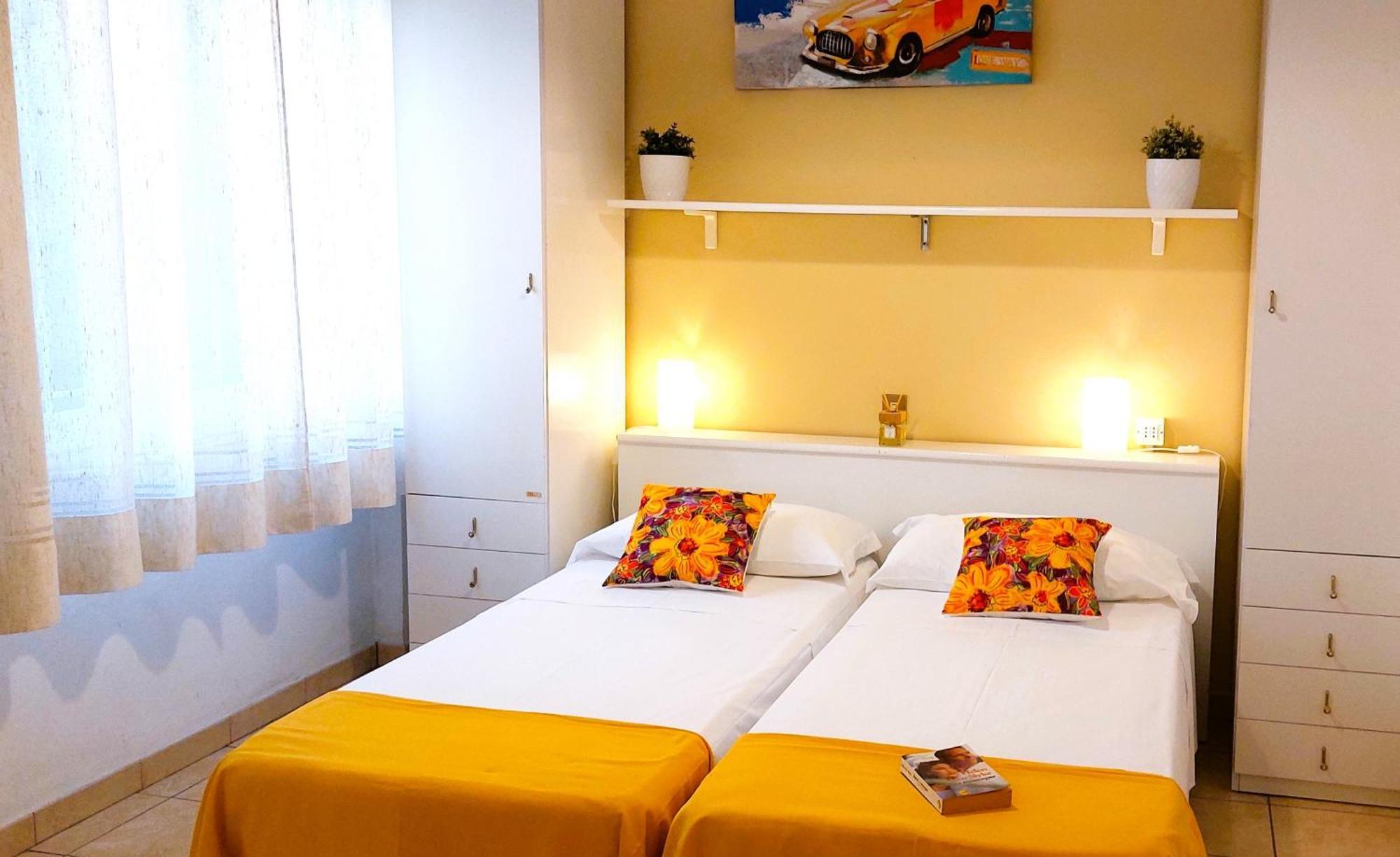 Hotel Garden B&B Марота Екстериор снимка